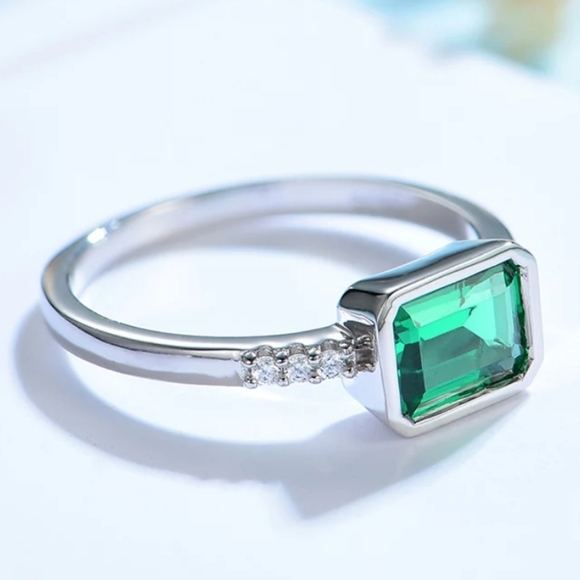 925 Sterling Silver Bezel Set Created Emerald - Picture 2 of 15